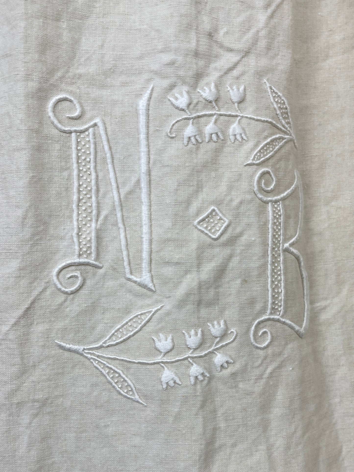 EMBROIDERED SHEET SHIRT DRESS - SIZE S