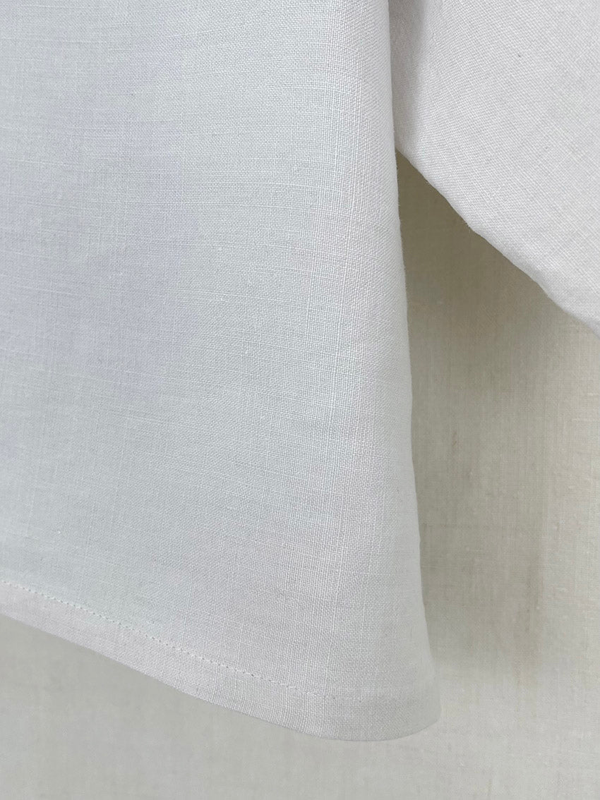 LINEN TOP WITH VINTAGE EMBROIDERED TABLECLOTH DETAIL – ONE SIZE