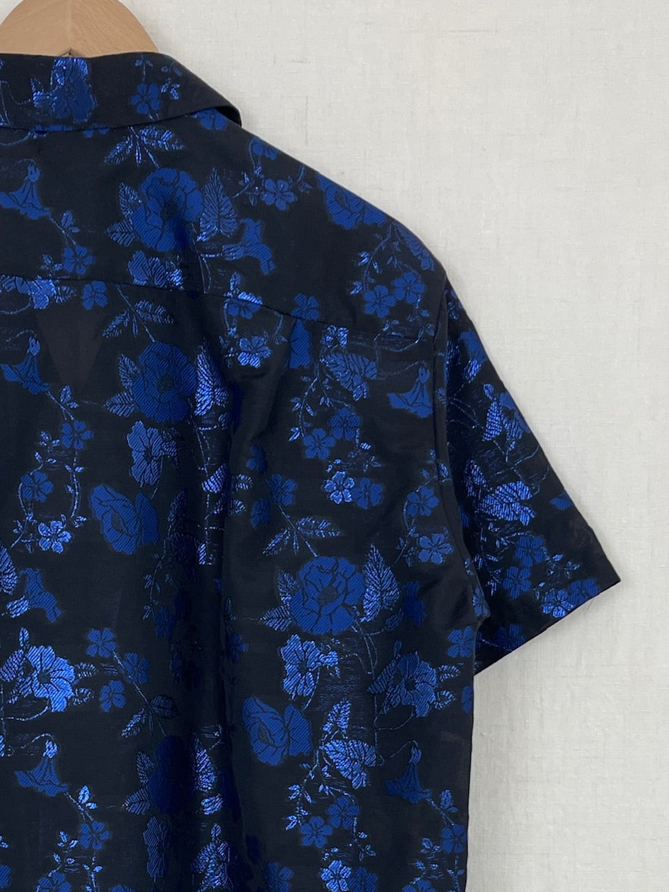 SHIMMERING BLUE FLORAL SHIRT - SIZE 50