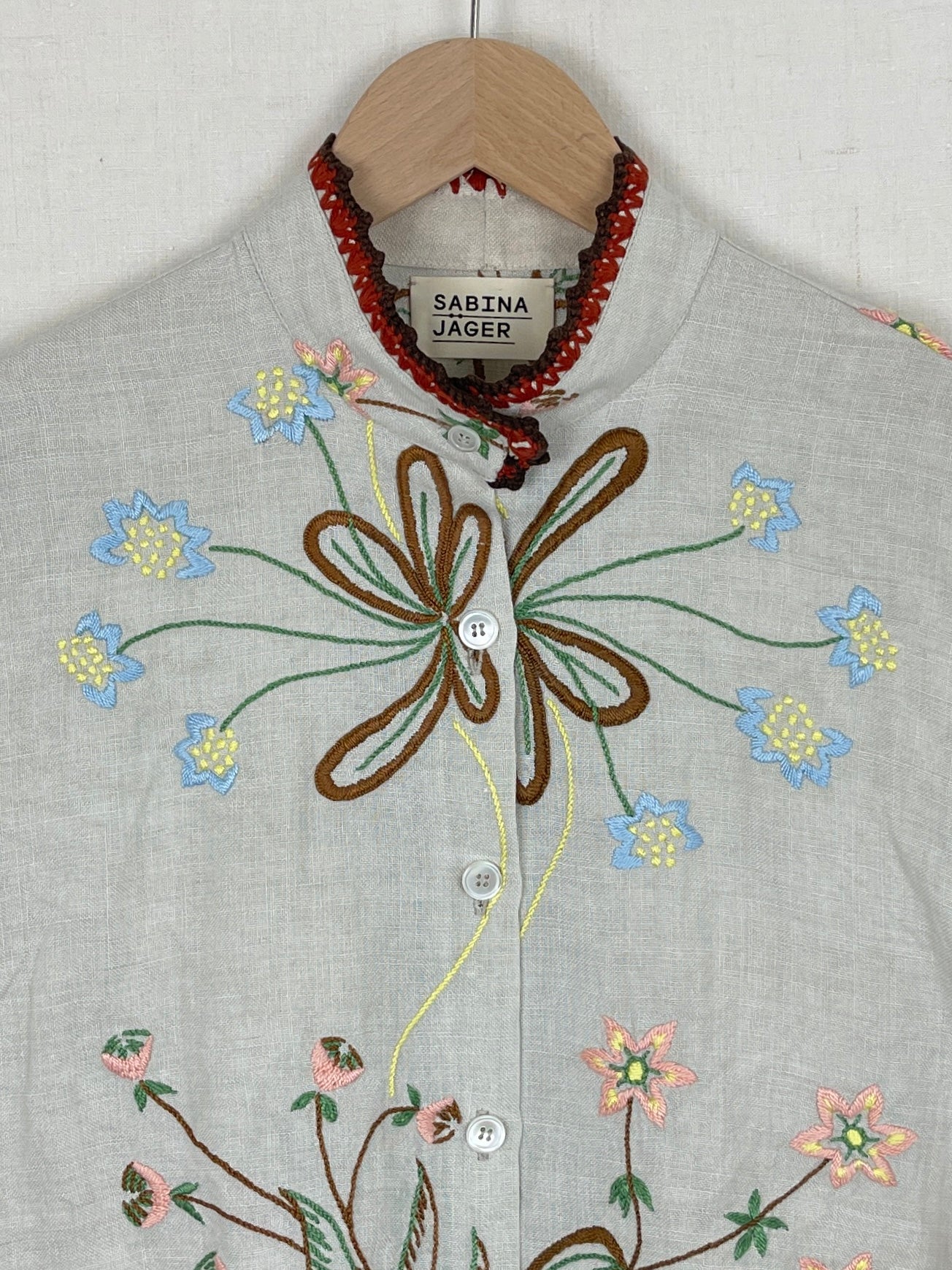 LINEN TOP WITH VINTAGE EMBROIDERED TABLECLOTH DETAIL – ONE SIZE