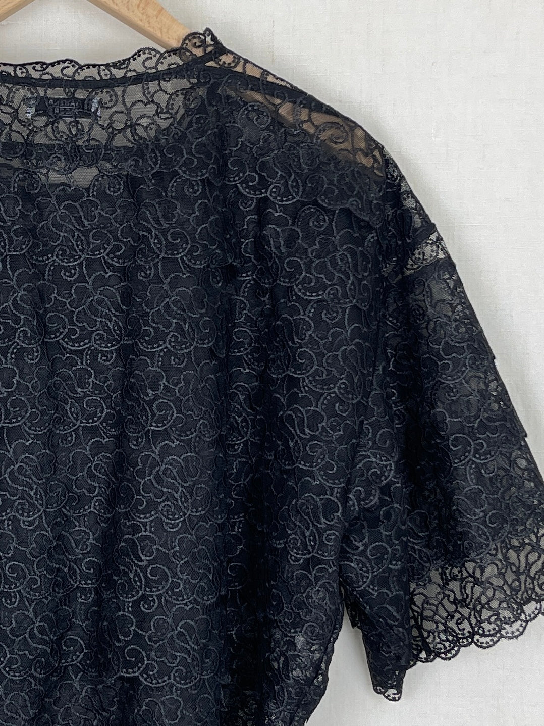 EMBROIDERED LACE TRIM TOP - ONE SIZE