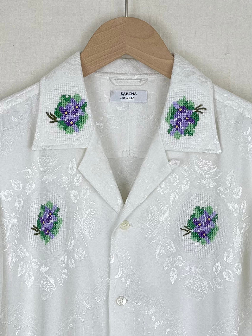 TABLECLOTH WITH CROSS STITCH FLOWERS SHIRT - SIZE 44