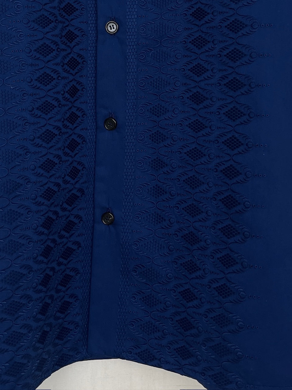EYELET EMBROIDERY SHIRT - SIZE 50