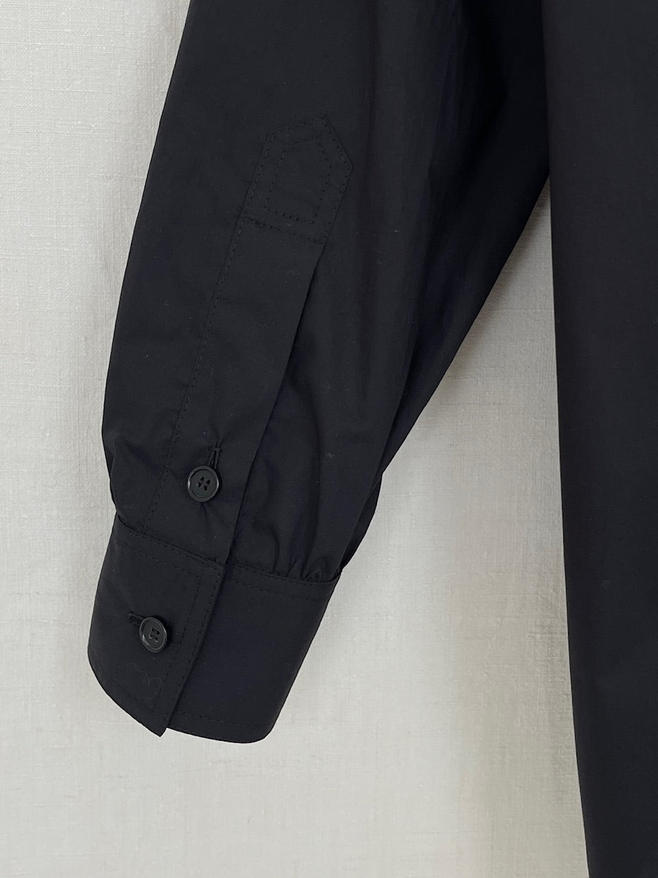 BLACK RUFFLED SHIRT - SIZE S