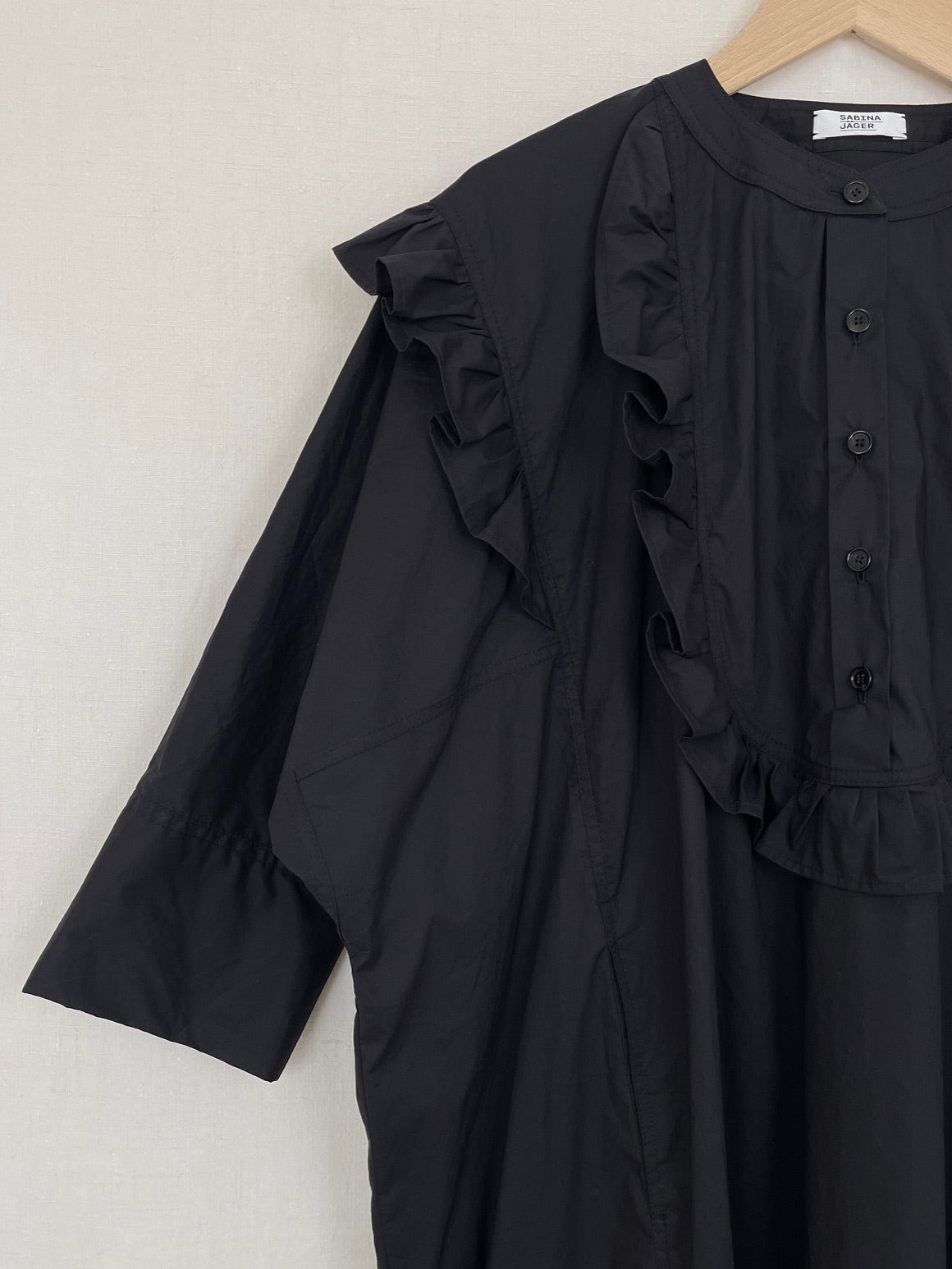 BLACK RUFFLED KAFTAN - ONE SIZE