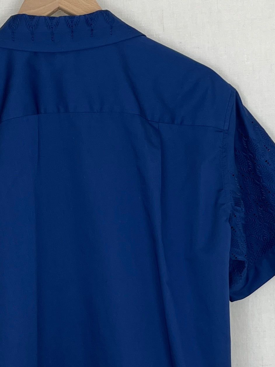 EYELET EMBROIDERY SHIRT - SIZE 50